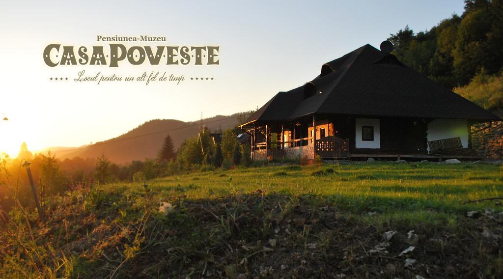 Casa Poveste Pensiunea-Muzeu Campulung Moldovenesc Exterior photo